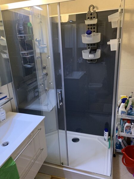 Obor, Colentina, Doamna Ghica, situat in complexul Rose Garden,